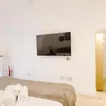 Appartement San Babila Elegant Duplex - Design District Milan