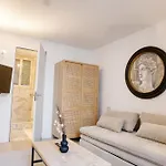 San Babila Elegant Duplex - Design District Milan