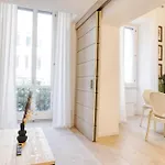 San Babila Elegant Duplex - Design District Milan