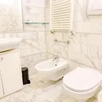 San Babila Elegant Duplex - Design District Milan