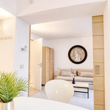 San Babila Elegant Duplex - Design District Milano