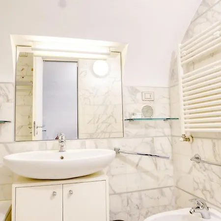 San Babila Elegant Duplex - Design District Appartamento