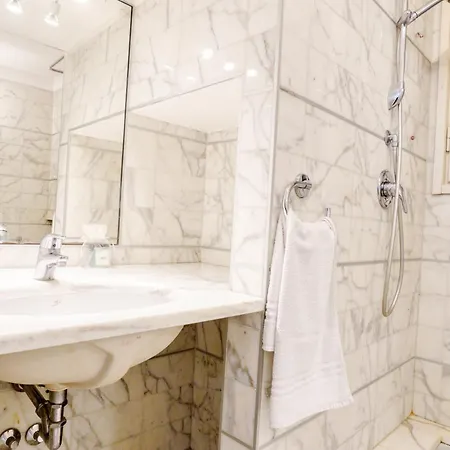 San Babila Elegant Duplex - Design District * Milano
