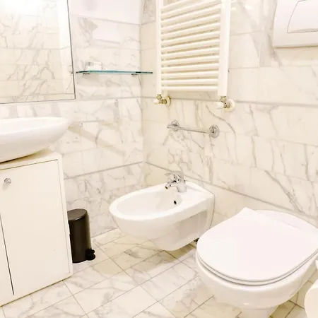 San Babila Elegant Duplex - Design District Milano
