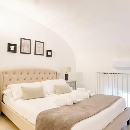 San Babila Elegant Duplex - Design District Apartman Milánó
